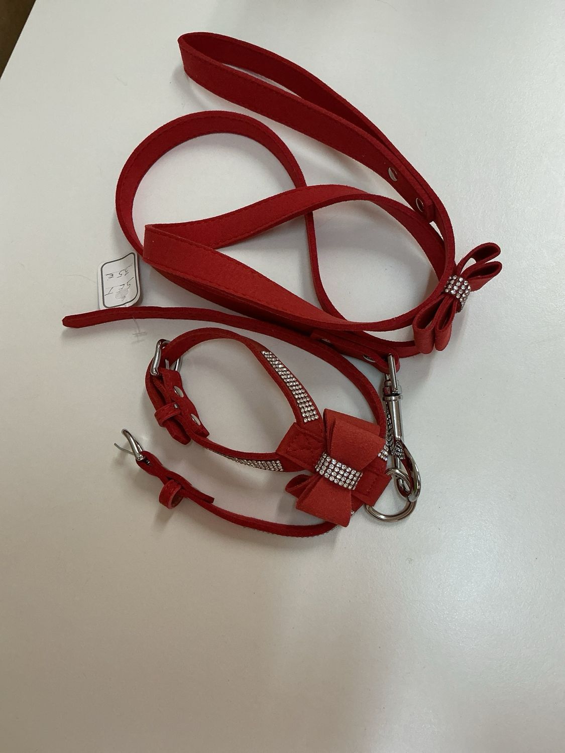 Halsband en leiband rood met strikjes en steentjes