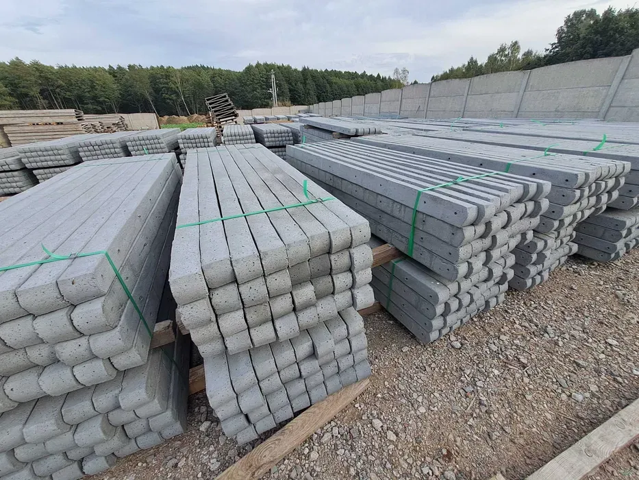 Betonowy słupek ogrodzeniowy zbrojony 2,2m