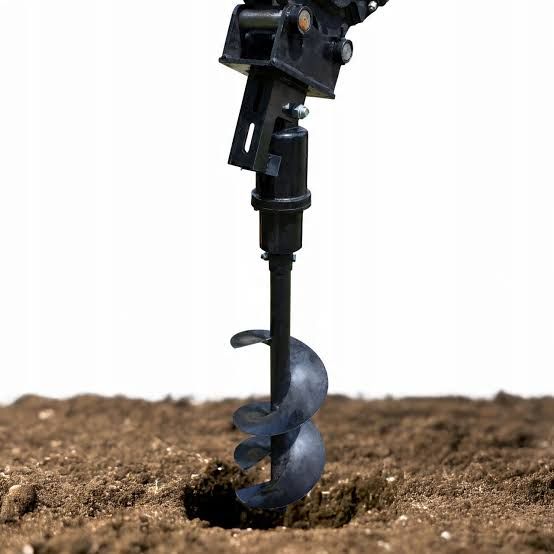 Wynajem wiertnicy hydraulicznej na ciągniku Antoni Carraro  z operatorem