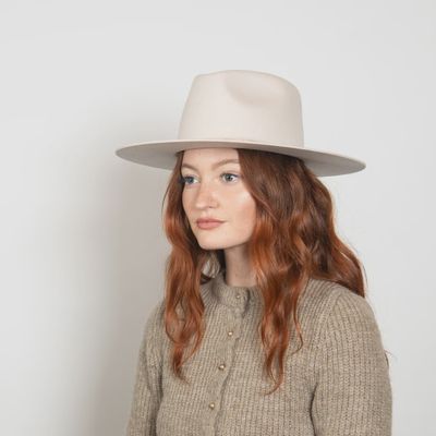 Shea Hat in Putty