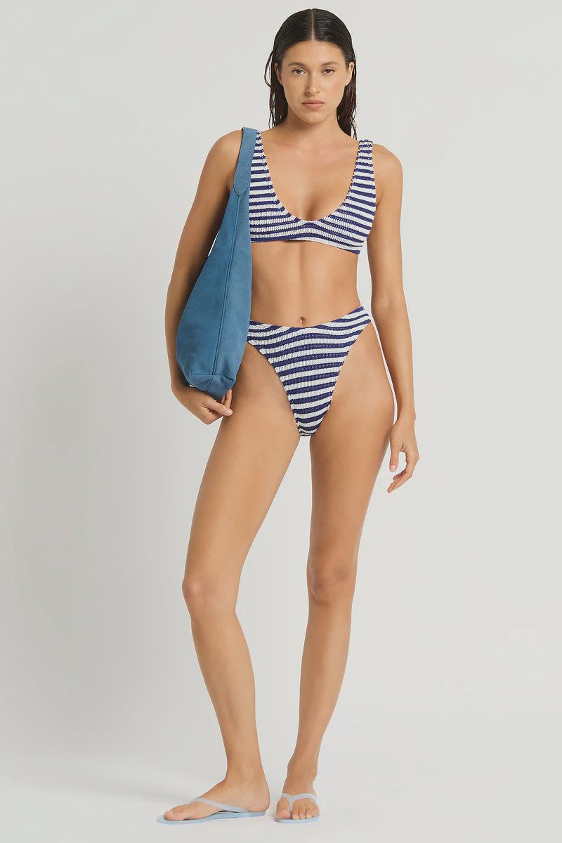 Scout Crop in Navy/White