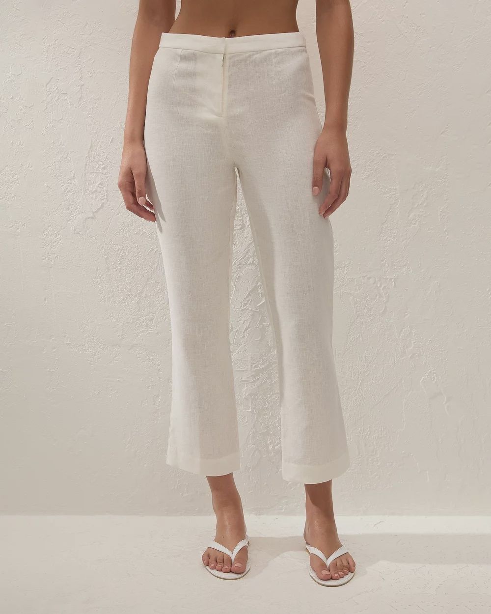 Iria Capri Pant in White
