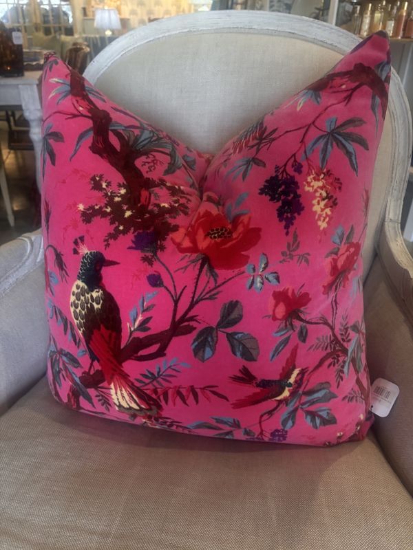 Pillow: paradise pink velvet