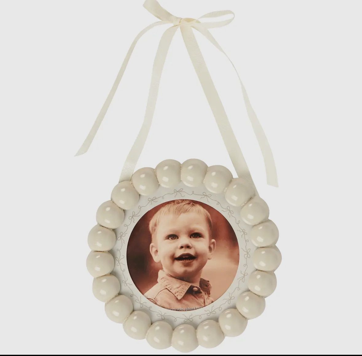 Beaded Round wall frame