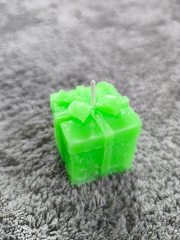 Farbiges 4-er Set fluoreszierende Geschenkkerzen Stile Weihnachten