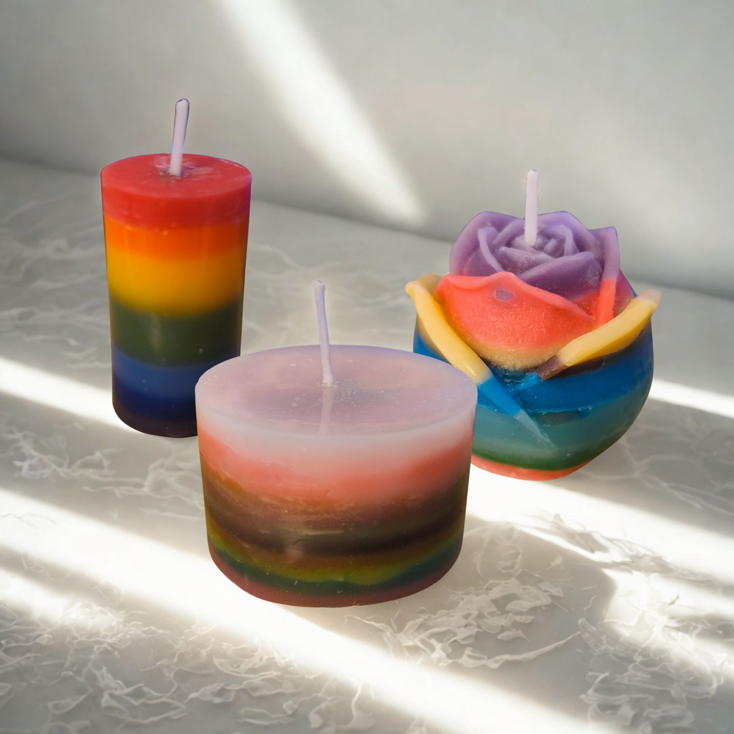 Handgemachte Bunte-Duftende-Kerze – liebevoll verpacktes Geschenk mit Blütendekor