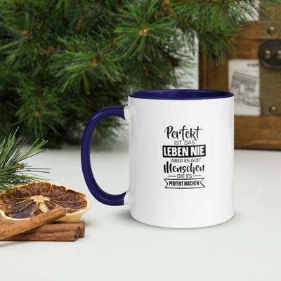 Tasse mit farbiger Innenseite mit Spruch