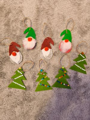 Weihnachtsbaumanhenger 4 Wichtel &amp; 4 Tannenbäume mit Schmuck