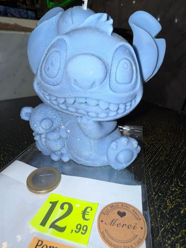 Bougie grand stitch bleu pailletée ✨ 🕯️ cire de soja végétale