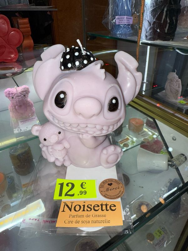 Bougie grand stitch rose violet casquette noir pois blancs 🕯️ cire de soja végétale