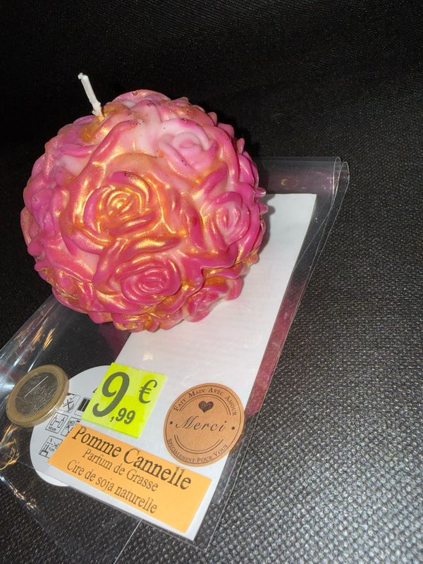 Bougie boule avec rose 🌹 🕯️ cire de soja végétale