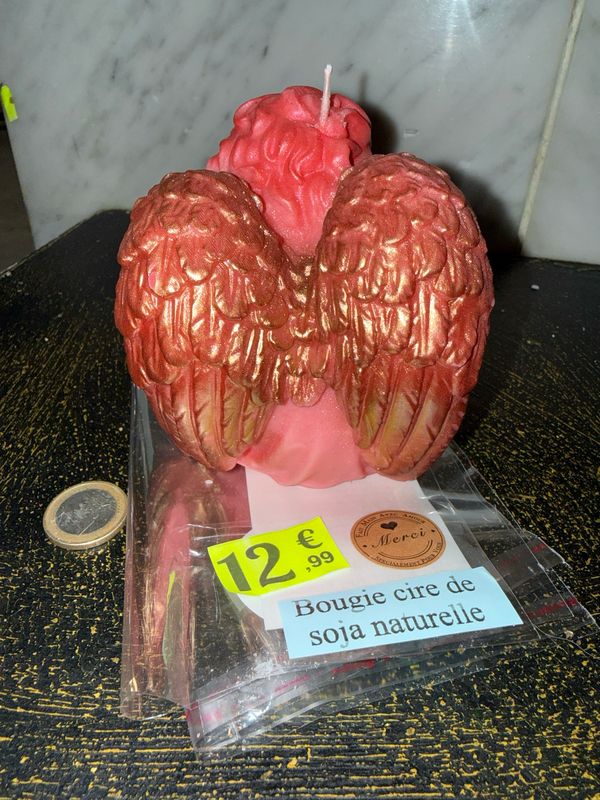 Bougie ange assis rouge rose ailes 🪽 bronzes 🕯️ cire de soja végétale