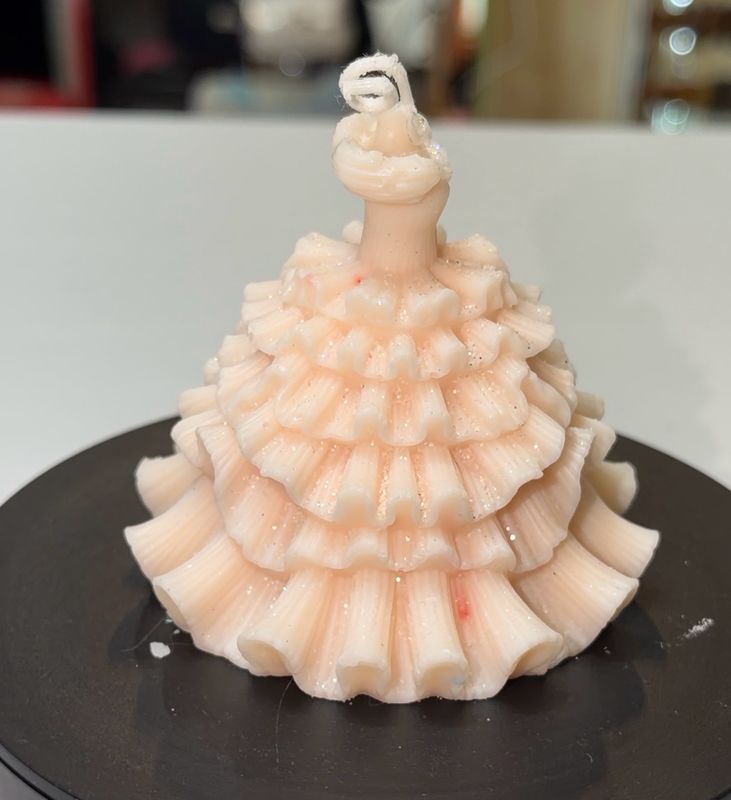 Bougie artisanale robe 👗 rose pale pailletée ✨ 🕯️ cire de soja végétale
