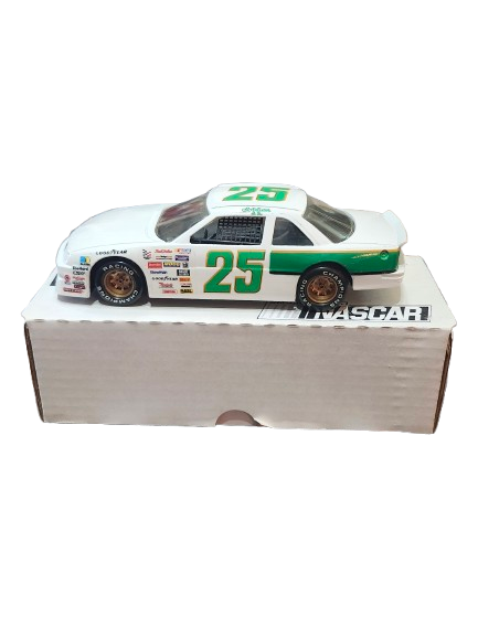 NASCAR Racing Champions #25 Schrader No Sponsorship 1992 Chev Lumina  1:24 Diecast