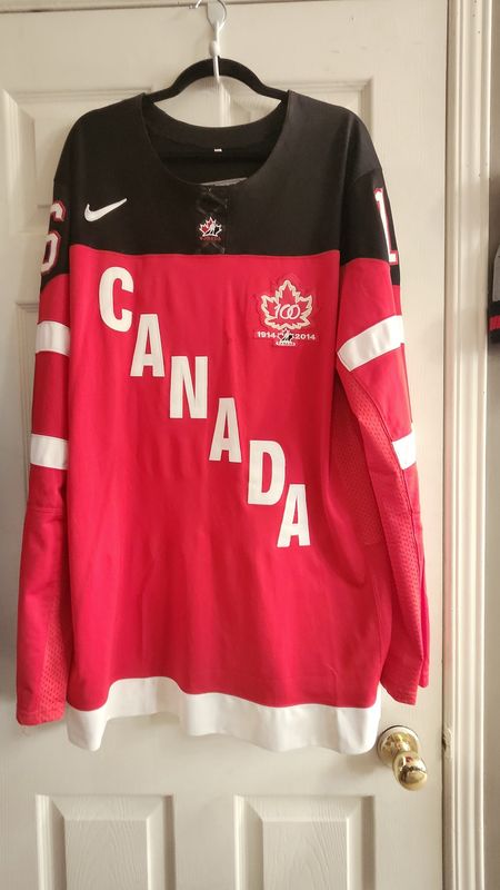 Vintage Team Canada 1914-2014 #16 Toews Red Jersey 2xl