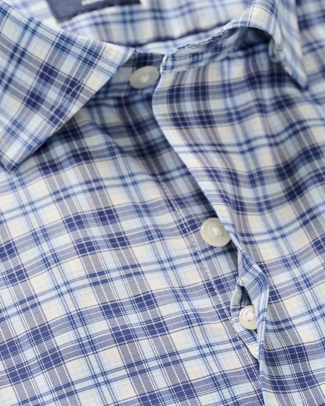 DONOVAN FEATHERWEIGHT PERFORMANCE BUTTON DOWN SHIRT