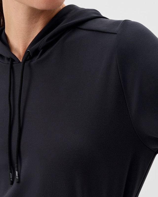 NALLA PERFORMANCE HOODIE
