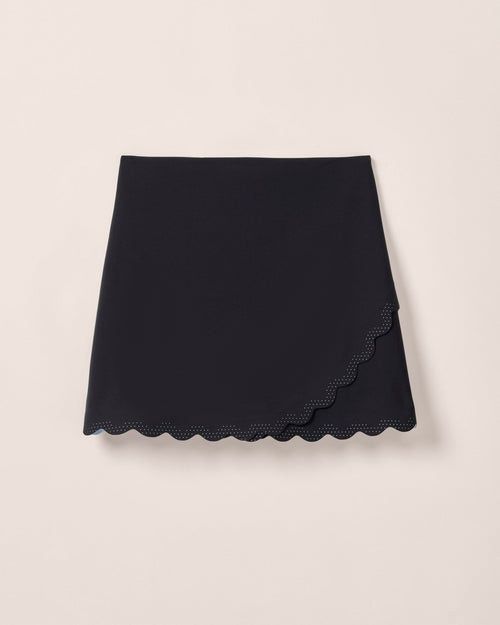 SIENNA SCALLOPED PERFORMANCE SKORT