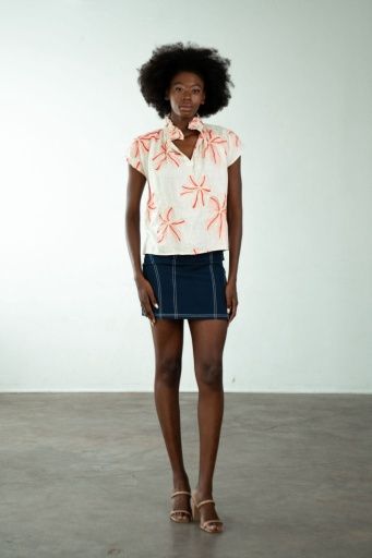 VICKI SHORT SLEEVE - LILY EMBROIDERY, Size: XS