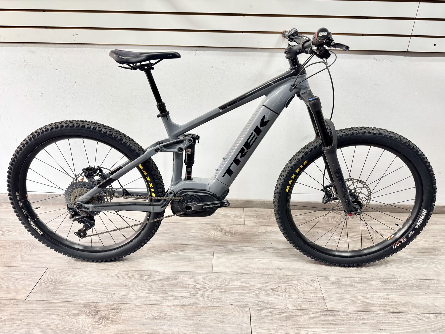 TREK - POWERFLY LT 7