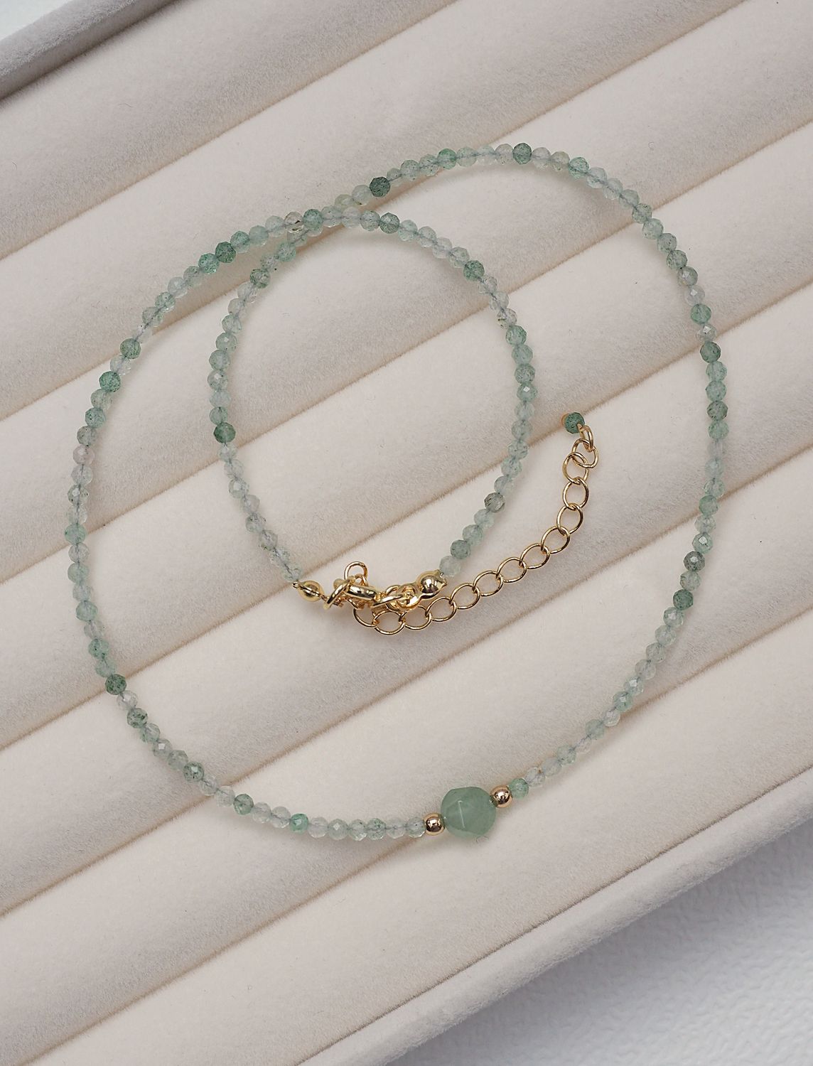 Choker &quot;Delikatność - zielony awenturyn&quot;