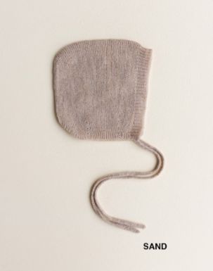 Hvid - Bonnet newborn Sand
