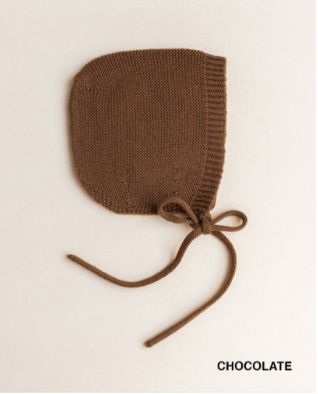 Hvid - Bonnet dolly M (4-12M) Chocolate