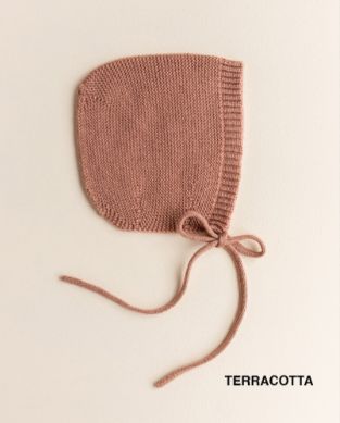 Hvid - Bonnet dolly M (4-12M) Terracotta