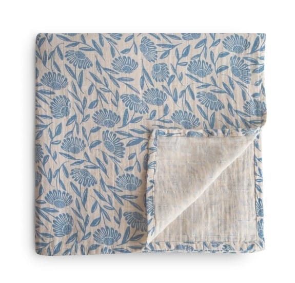 Mushie muslin swaddle - Blue flowers
