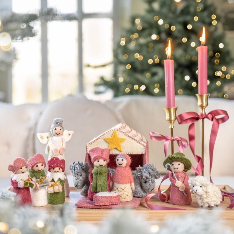 Kerststal cyclaam-oudroze