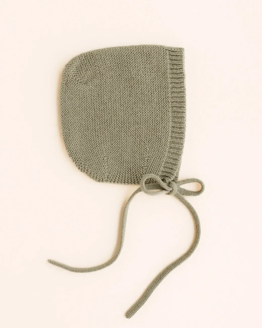 Hvid - Bonnet dolly S (1-3m) artichoke
