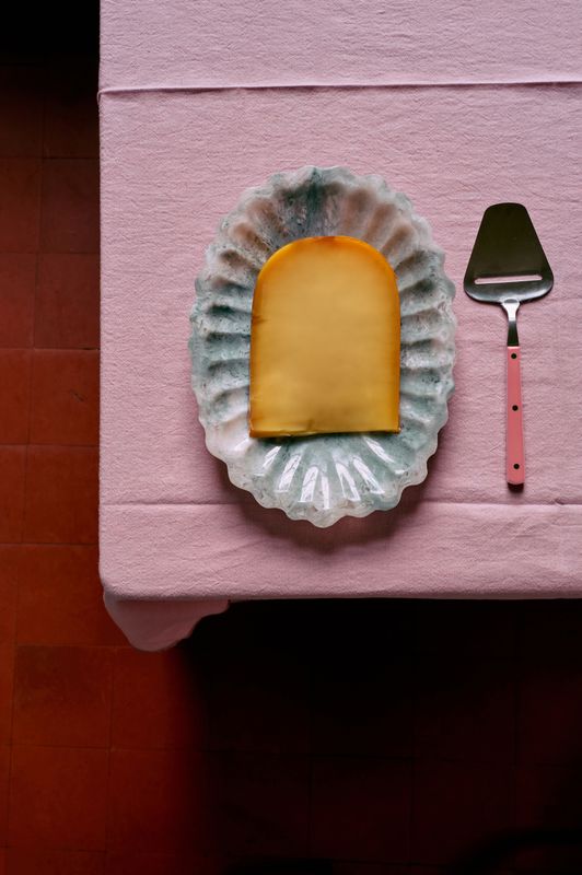 70s cutlery: cheese slicer *raspberry