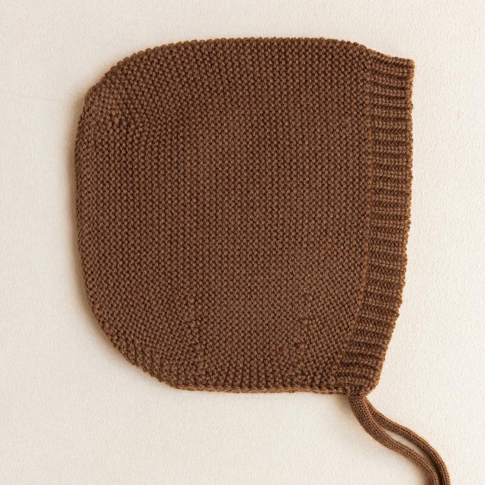 Hvid - bonnet dolly chocolate