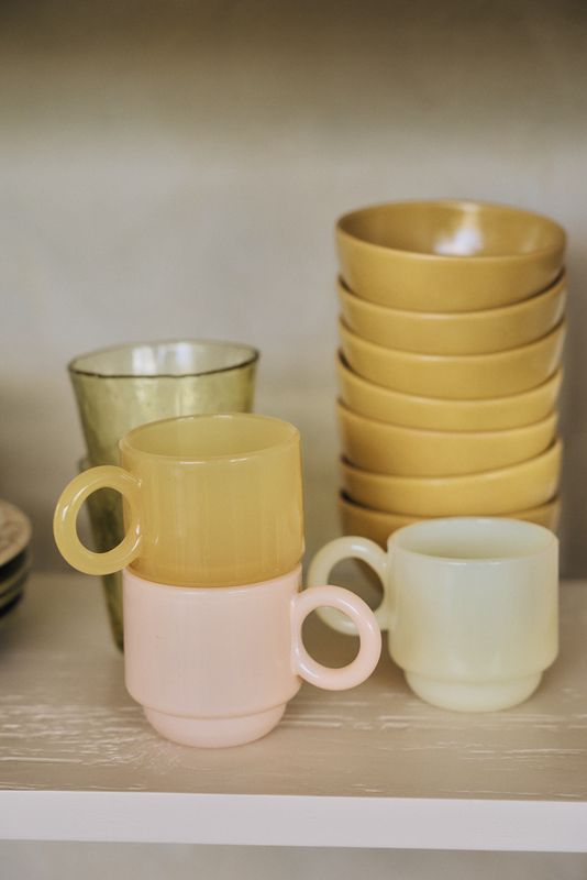 Coffee mugs glass soft yellow, set of 4