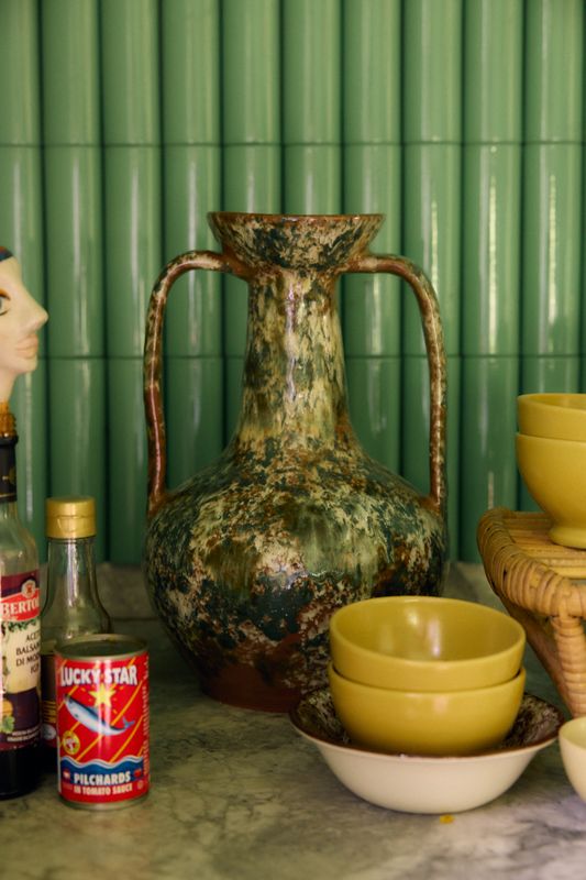 Robust amphora vase barn