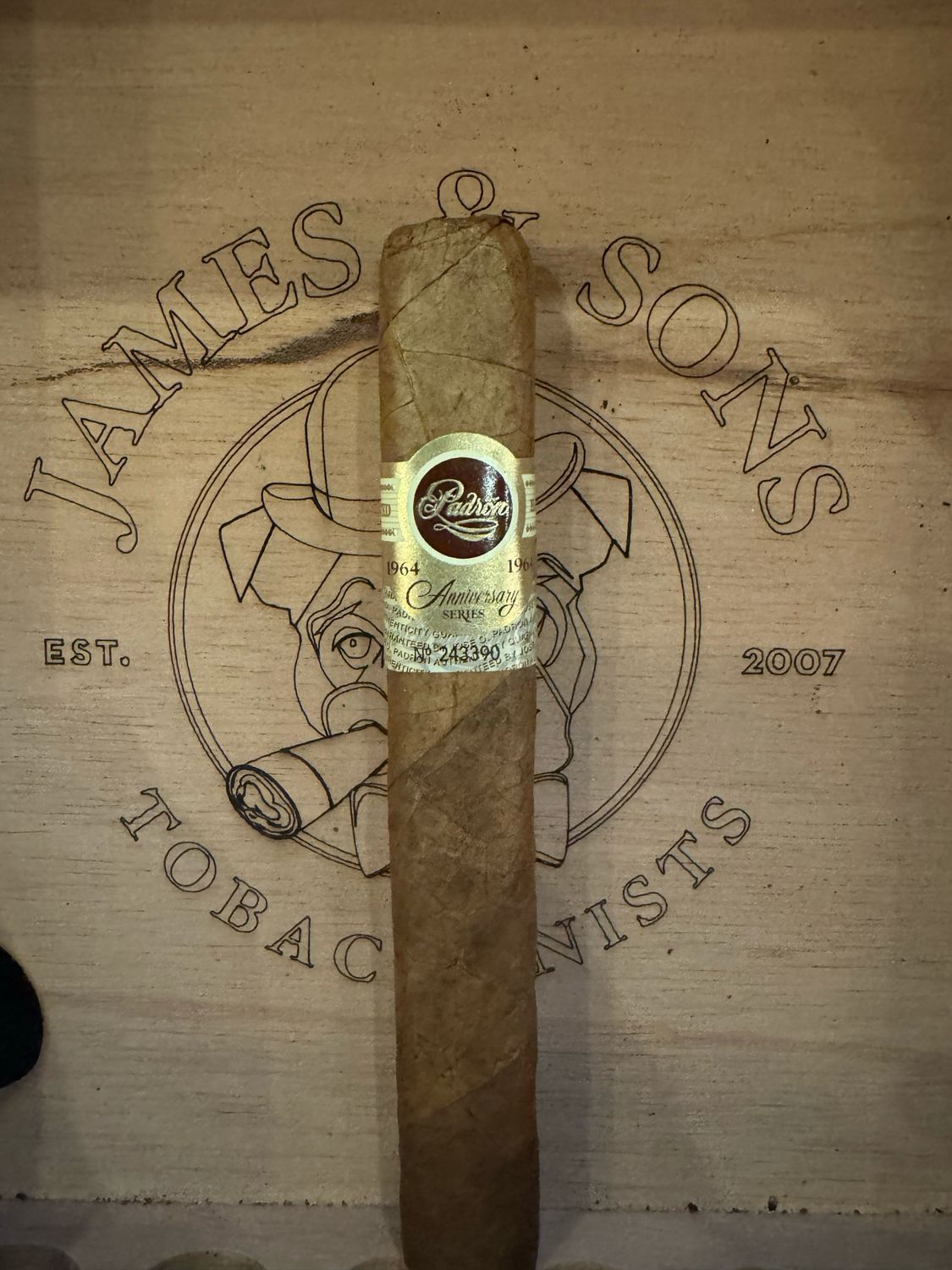 Padron 1964 Exclusivo Maduro (5 1/2x50) Single