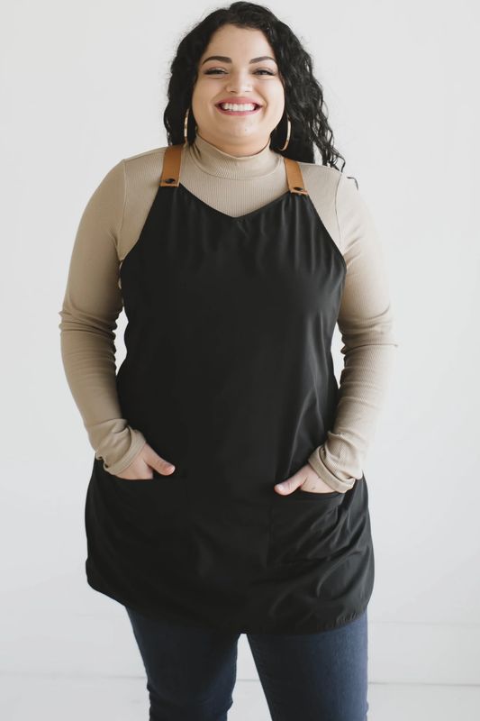 The Classic Apron- Bleach Proof Hairstylist Apron with Pockets