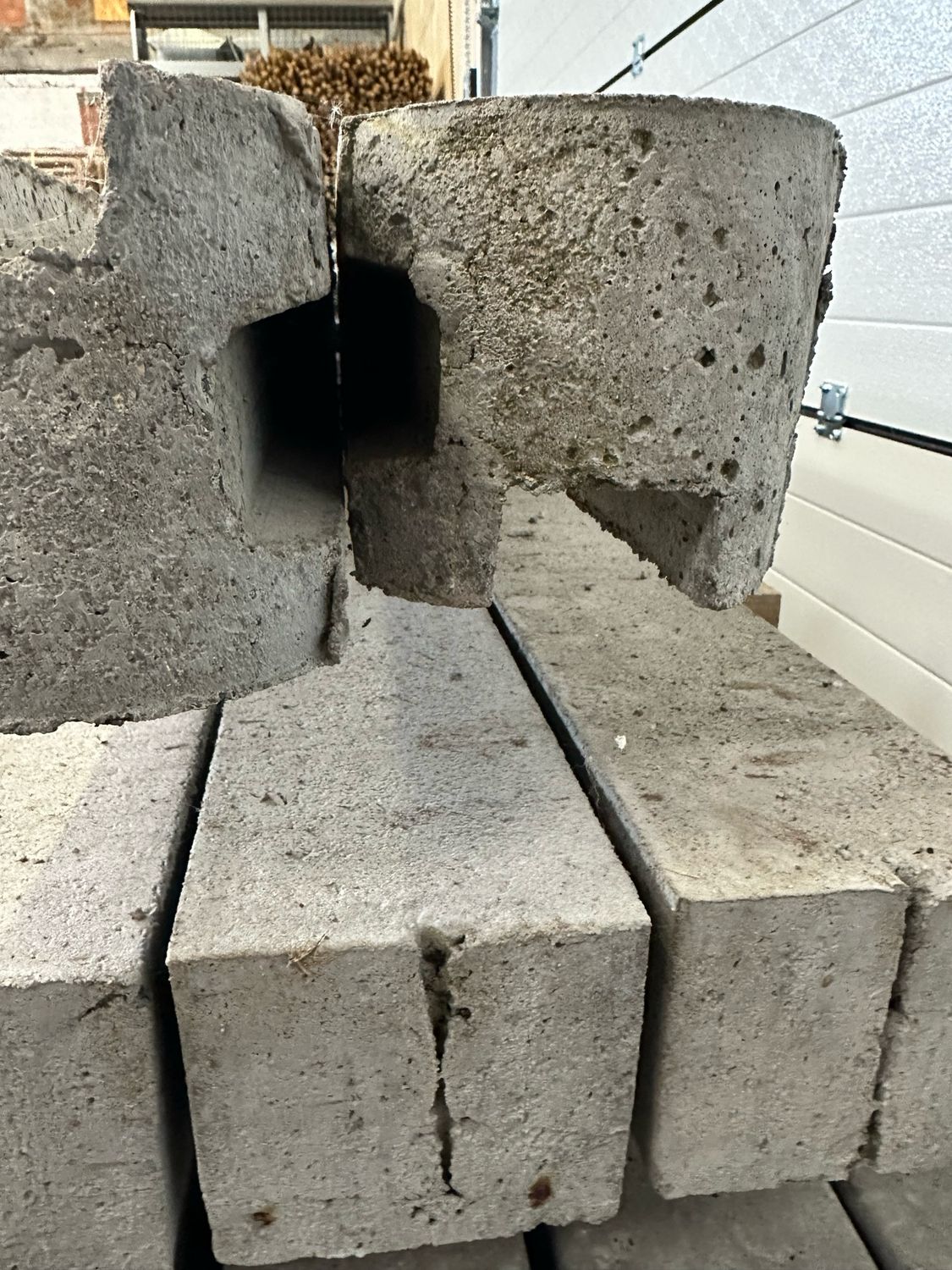 Betonnen hoekpaal Betonnen hoekpaal