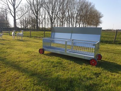 Hooiruif op wielen met opvangbak 300cm