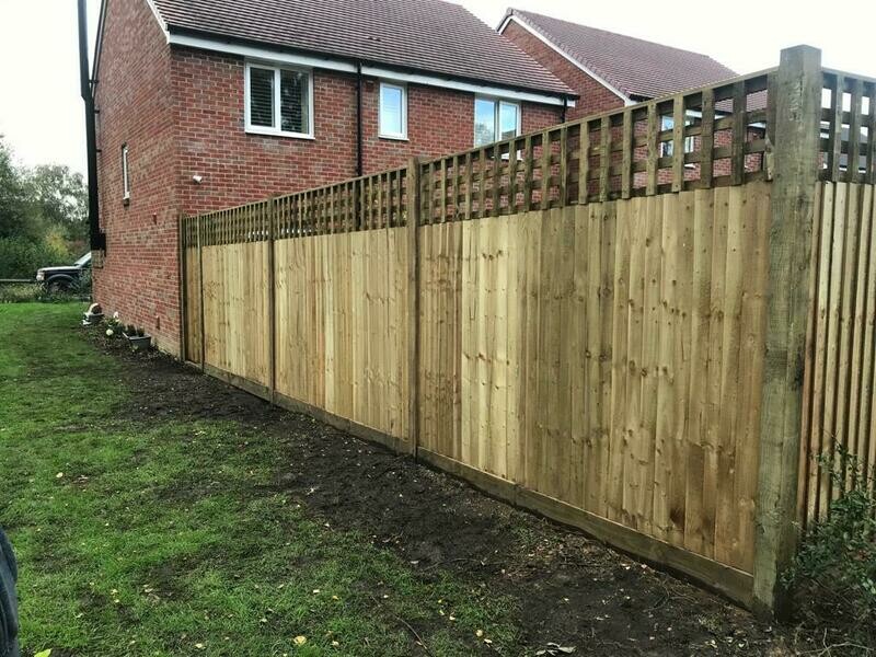 Square trellis topper for Closeboard fencing - 19x38 rail - 2910mm Long