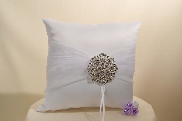 IVORY RING PILLOW W RHINESTONE BROOCH, REG $23.99
