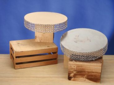 METAL CAKE STAND W CRYSTALS,4’’H X 17.75’’