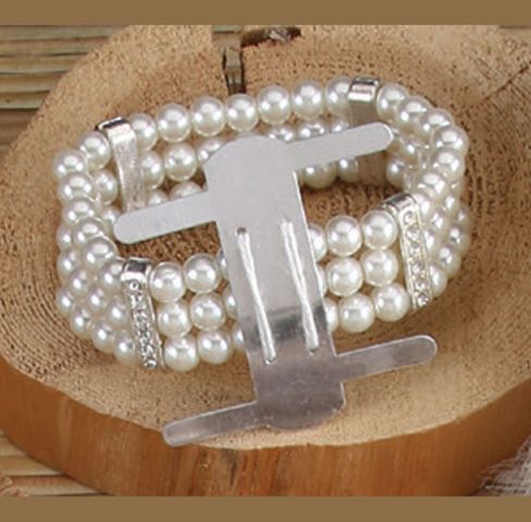 PEARL CORSAGE WRISLET