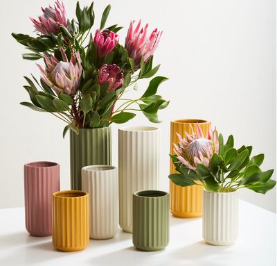 MATTE CERAMIC BEAM VASE