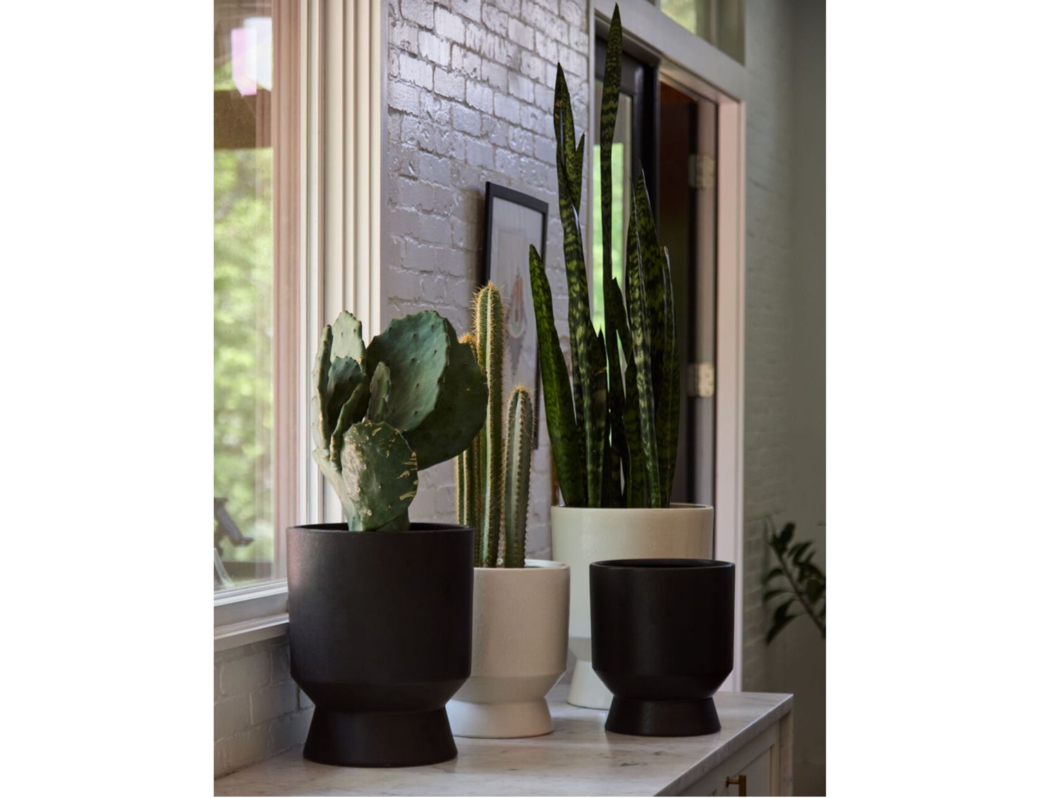 MATTE CERAMIC ELLIOT VASE