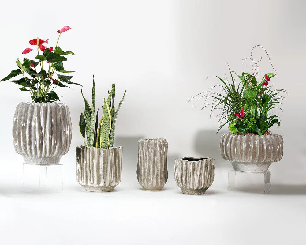 GREY CERAMIC RIDGED CERAMIC VASE/POT, Size: 5"H X 6" (sku- CCV55)