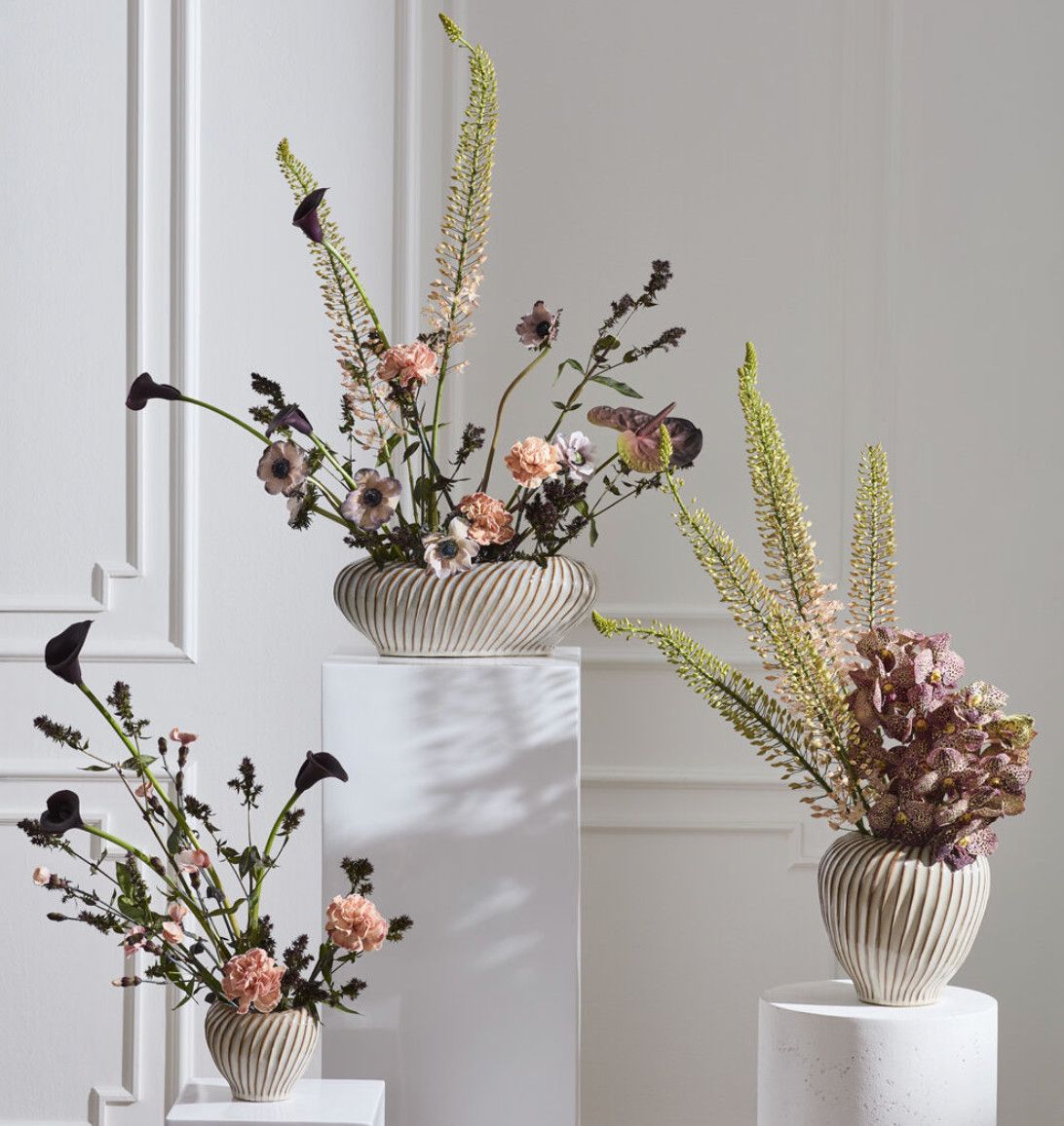 OFF-WHITE IVORY CERAMIC TOMAR POT VASE