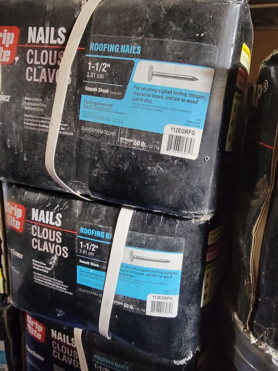 1-1/2" x 11-Gauge Electrogalvanized Flat Head Smooth Shank Roofing Nails 50 lb. Box