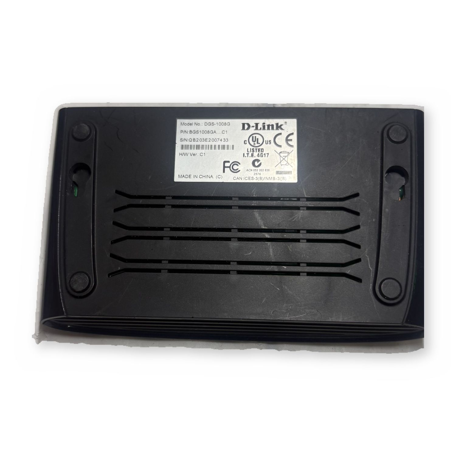 D-Link 8-Port 10/100 Fast Ethernet Unmanaged Network Switch Desktop — photo 3