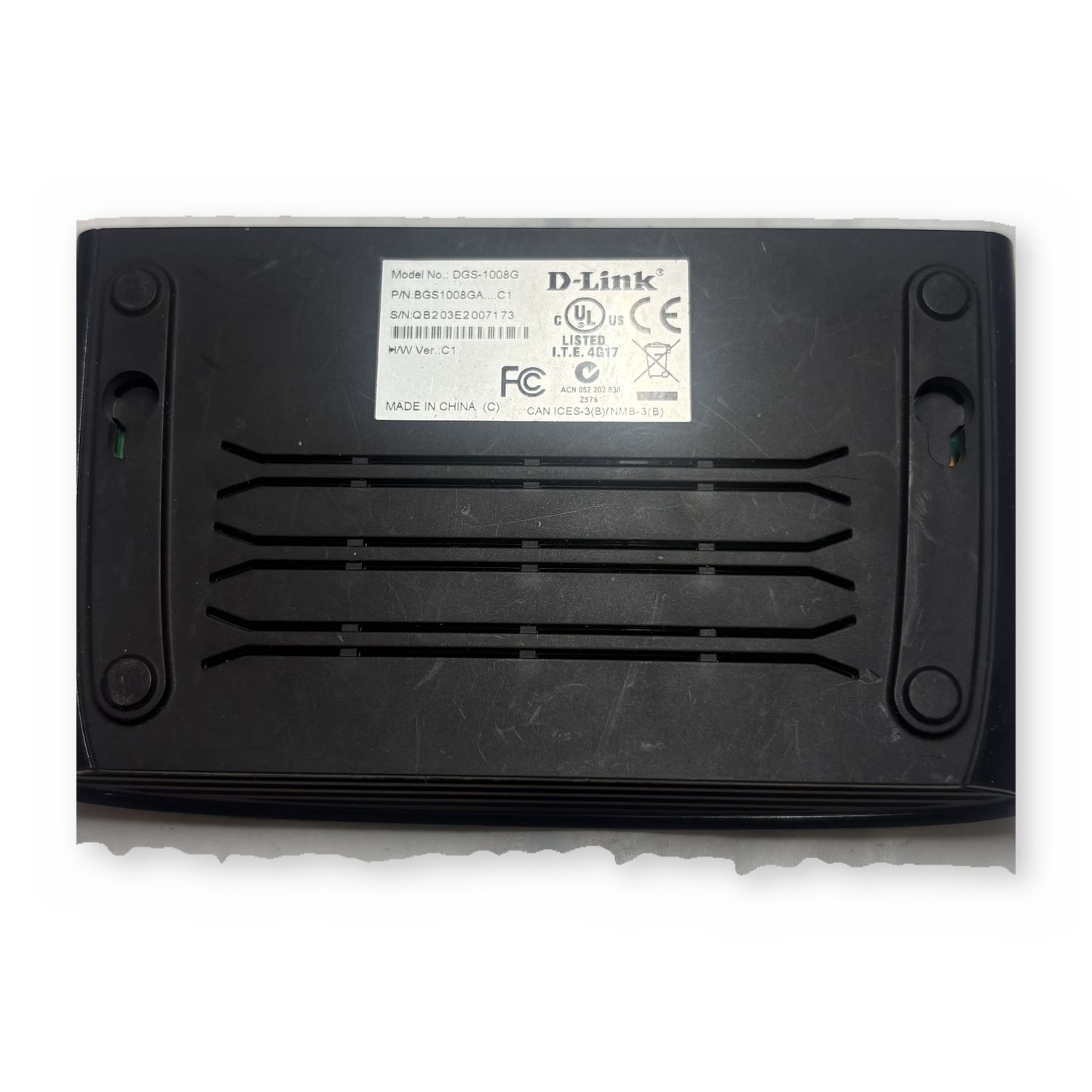 D-Link 8-Port 10/100 Fast Ethernet Unmanaged Network Switch Scratched — photo 3